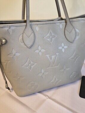 Louis Vuitton Neverfull MM Empreinte Turtle Dove Microchipped